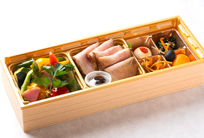 グリル野菜飯とローストポーク弁当