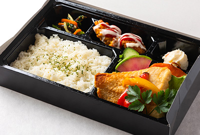 白身魚のムニエル弁当